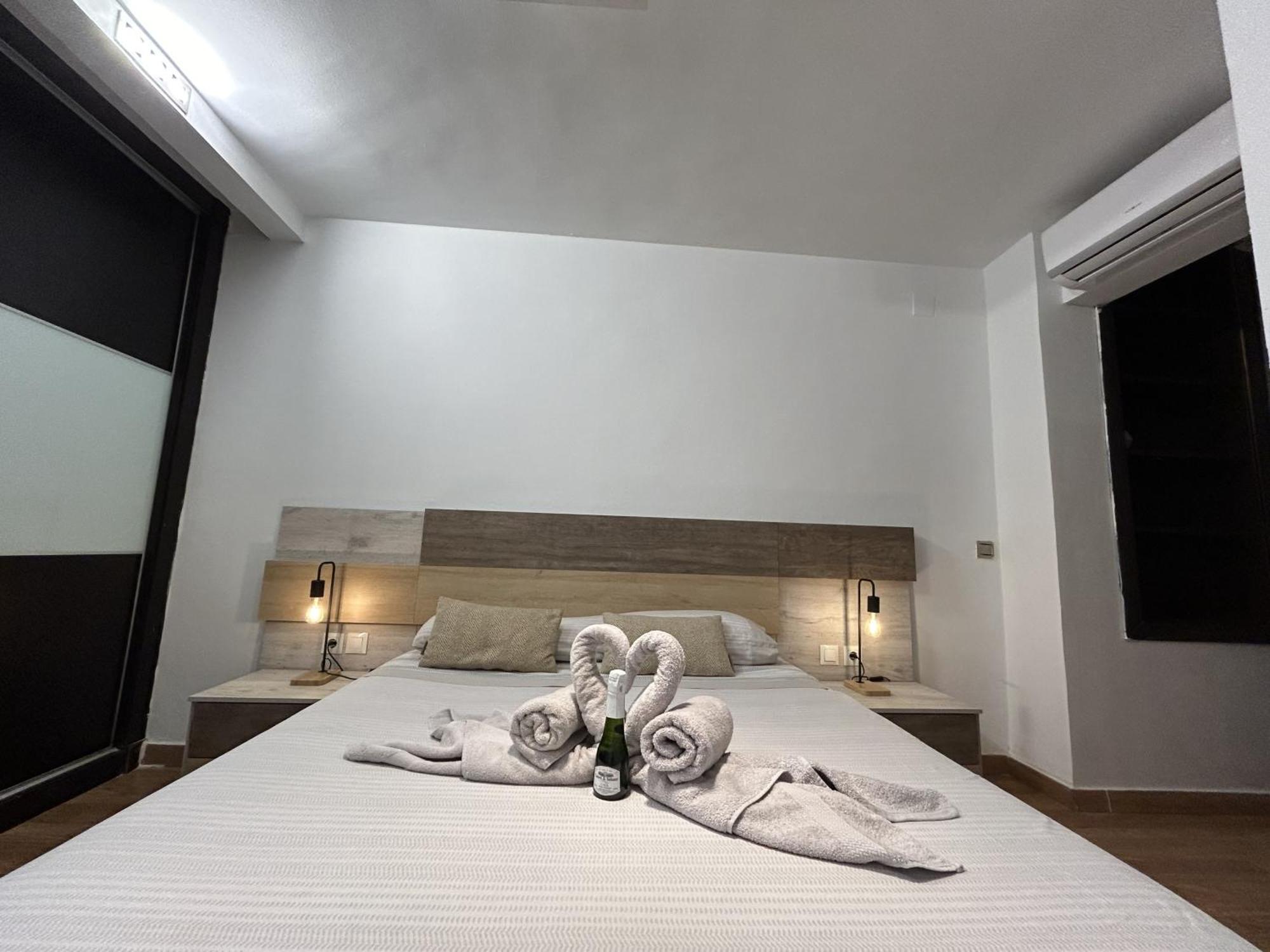 Lujo A Tu Alcance Con Spa Y Garaje Pleno Centro Huelva Eksteriør bilde