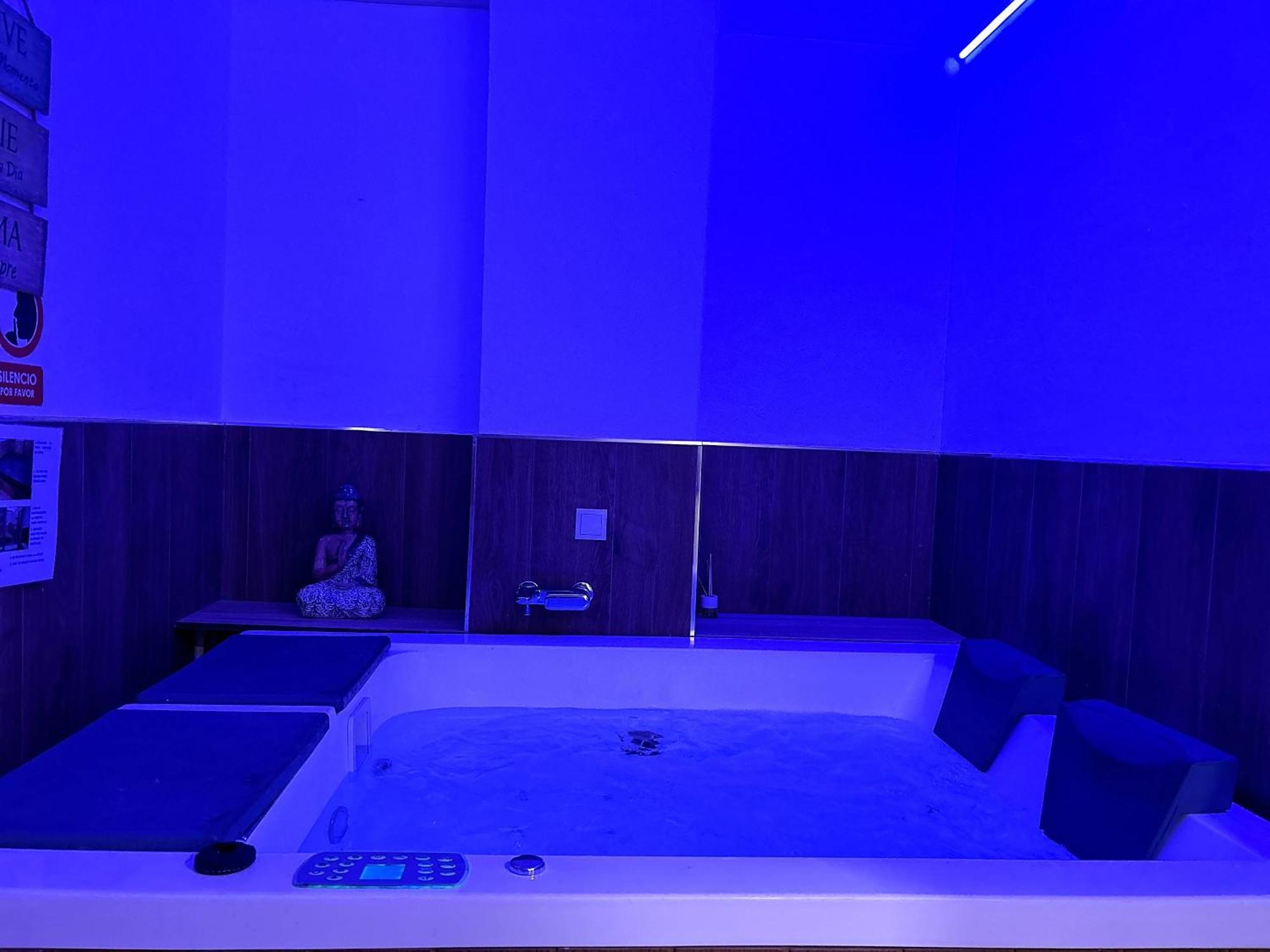 Lujo A Tu Alcance Con Spa Y Garaje Pleno Centro Huelva Eksteriør bilde