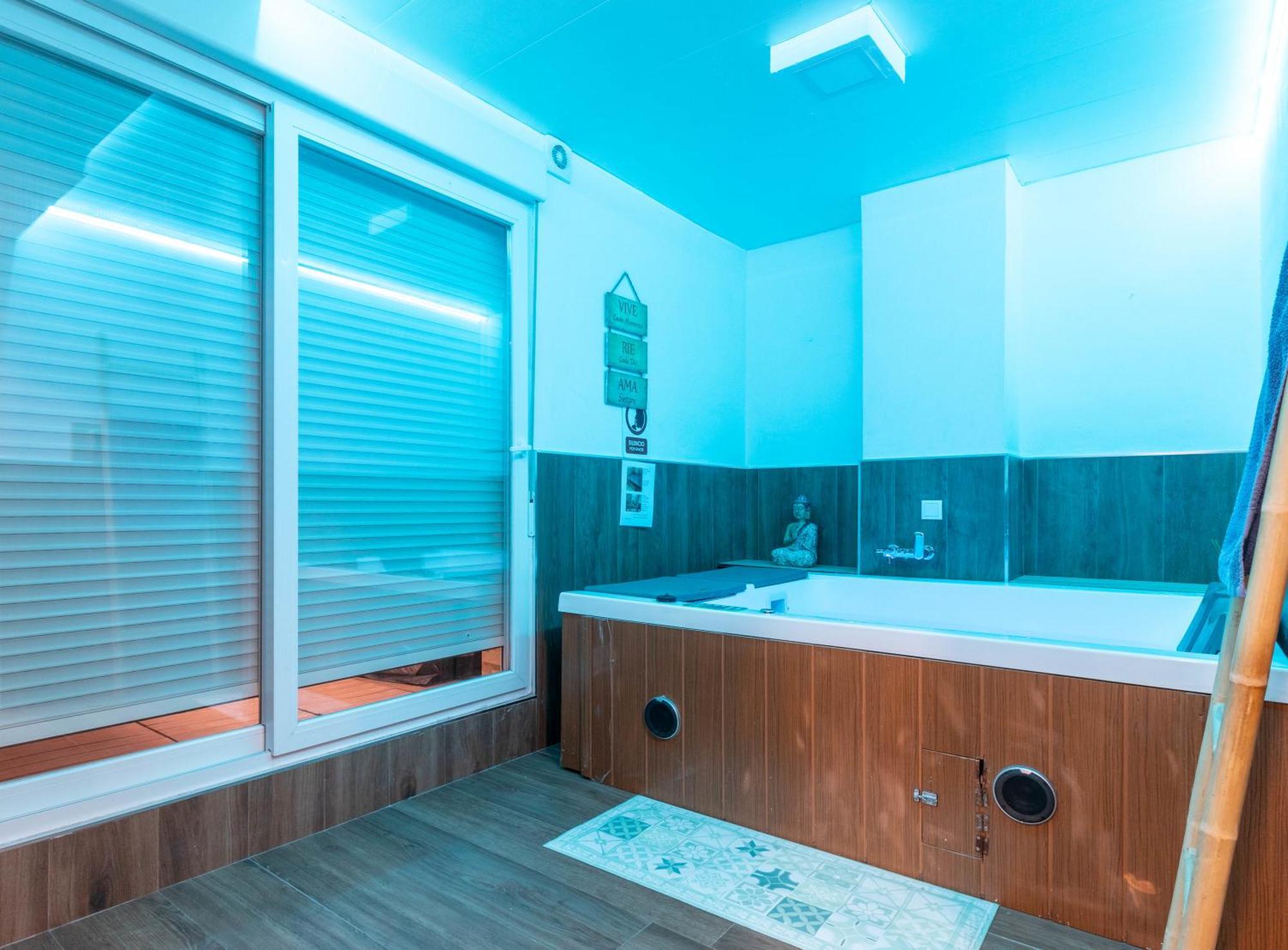 Lujo A Tu Alcance Con Spa Y Garaje Pleno Centro Huelva Eksteriør bilde